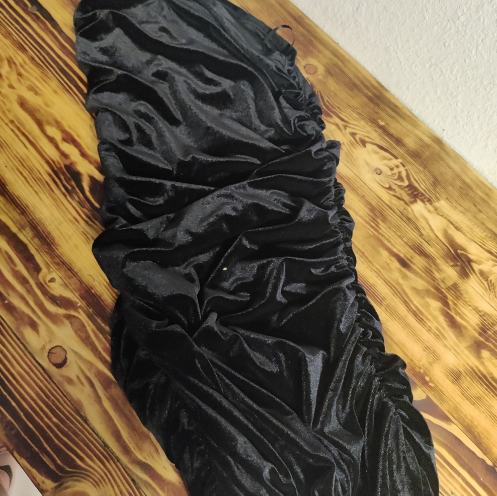 Dresses - Picture 5 of 8